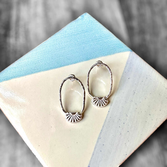 SILVER SHELL EARRINGS